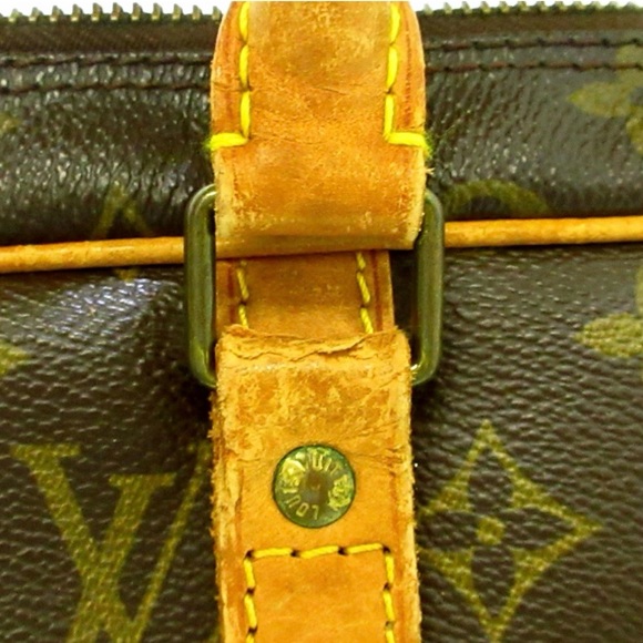 LOUIS VUITTON
Porte Documents Voyage briefcase - Picture 6 of 10